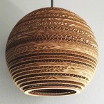 sufitowa-lampa-wiszaca-z-tektury-sfera-25-lampa-ekologiczna-sooa.jpg