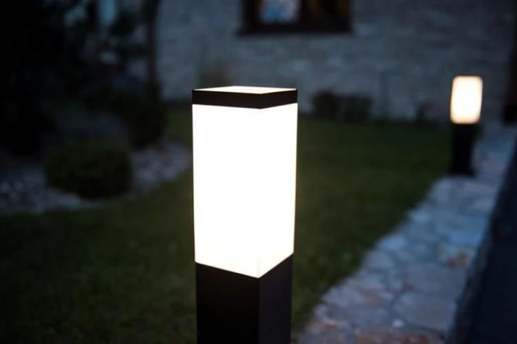 lampa inox kwadratowa-2.jpg
