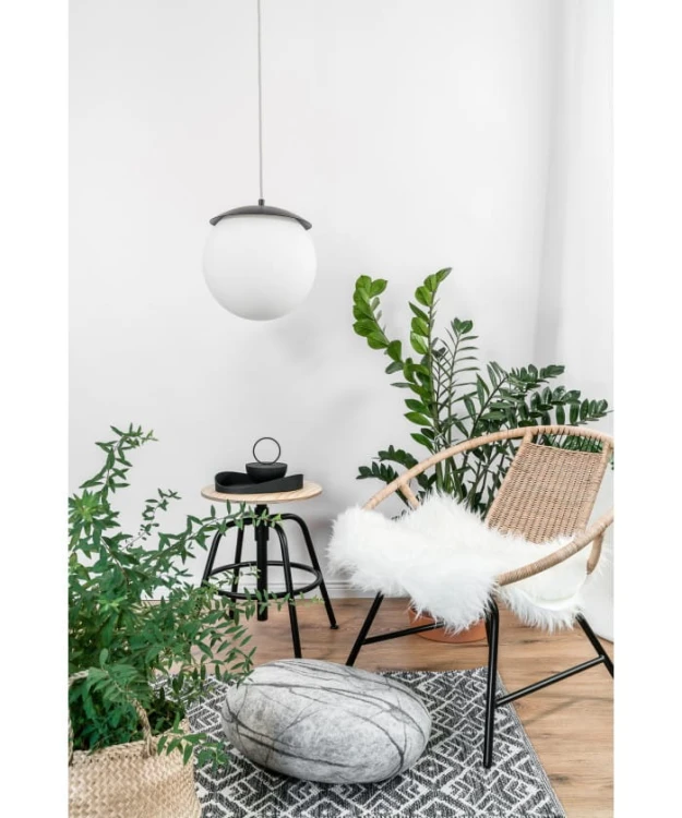 kuul-e-czarna-sufitowa-lampa-wiszaca..jpg