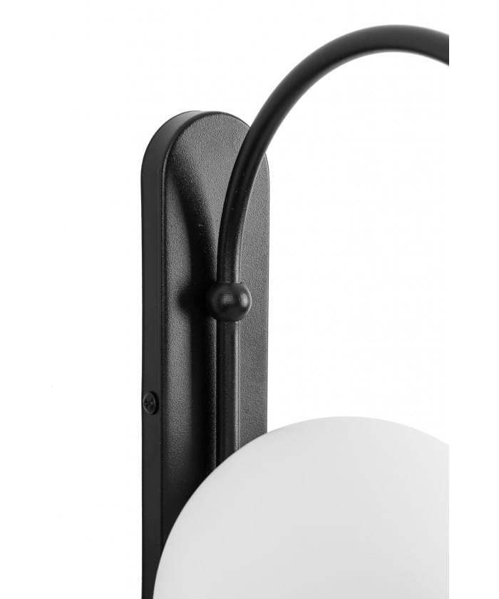 koban-d-czarna-lampa-scienna.jpg