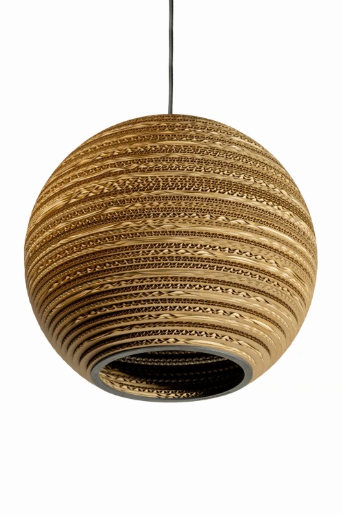 wiszaca-lampa-z-tektury-Sfera-35-Sooa-3.jpg