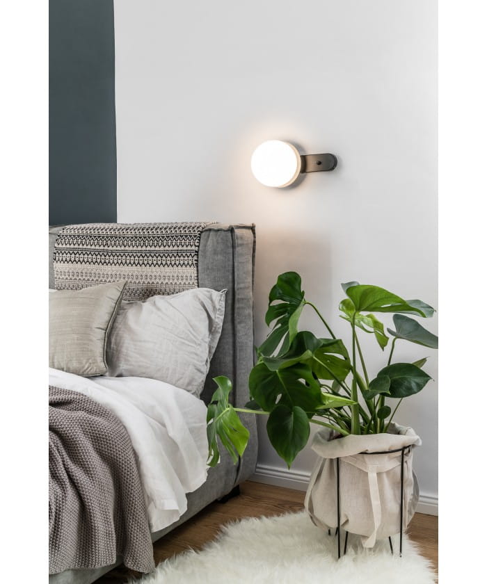 kuul-d1-czarna-lampa-scienna-kinkiet-z-wlacznikiem..jpg